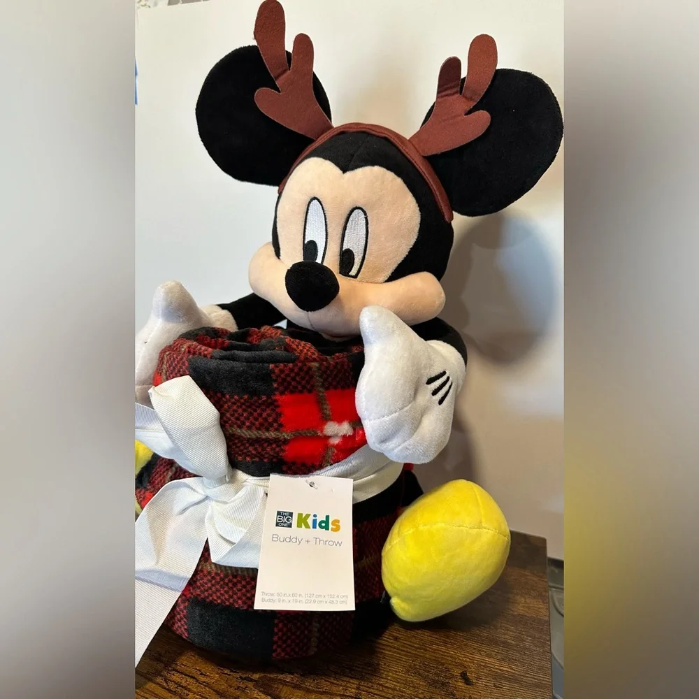 Mickey Mouse Buddy+Throw NWT